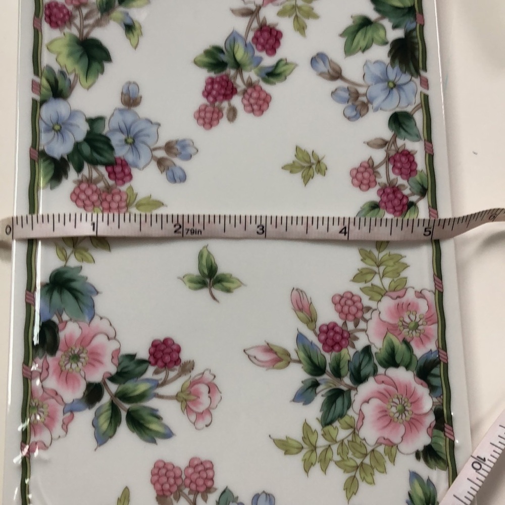 Porcelain Flowers & Berries cheese board with matching knife by Andrea Sadek - Picture 7 of 7